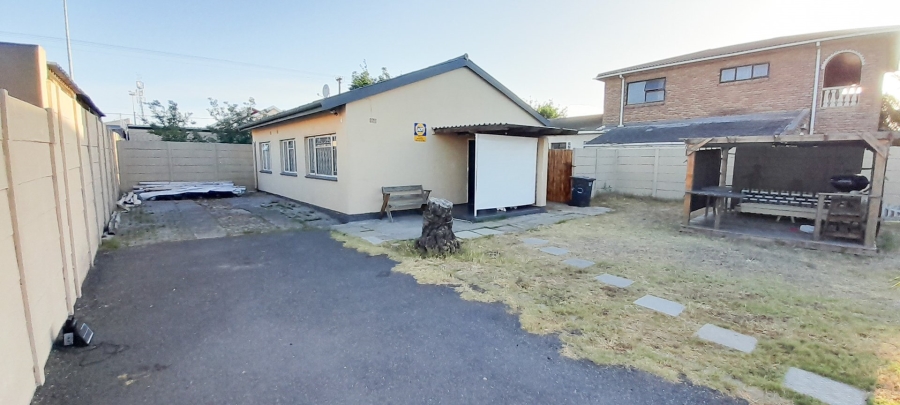  Bedroom Property for Sale in Cravenby Western Cape